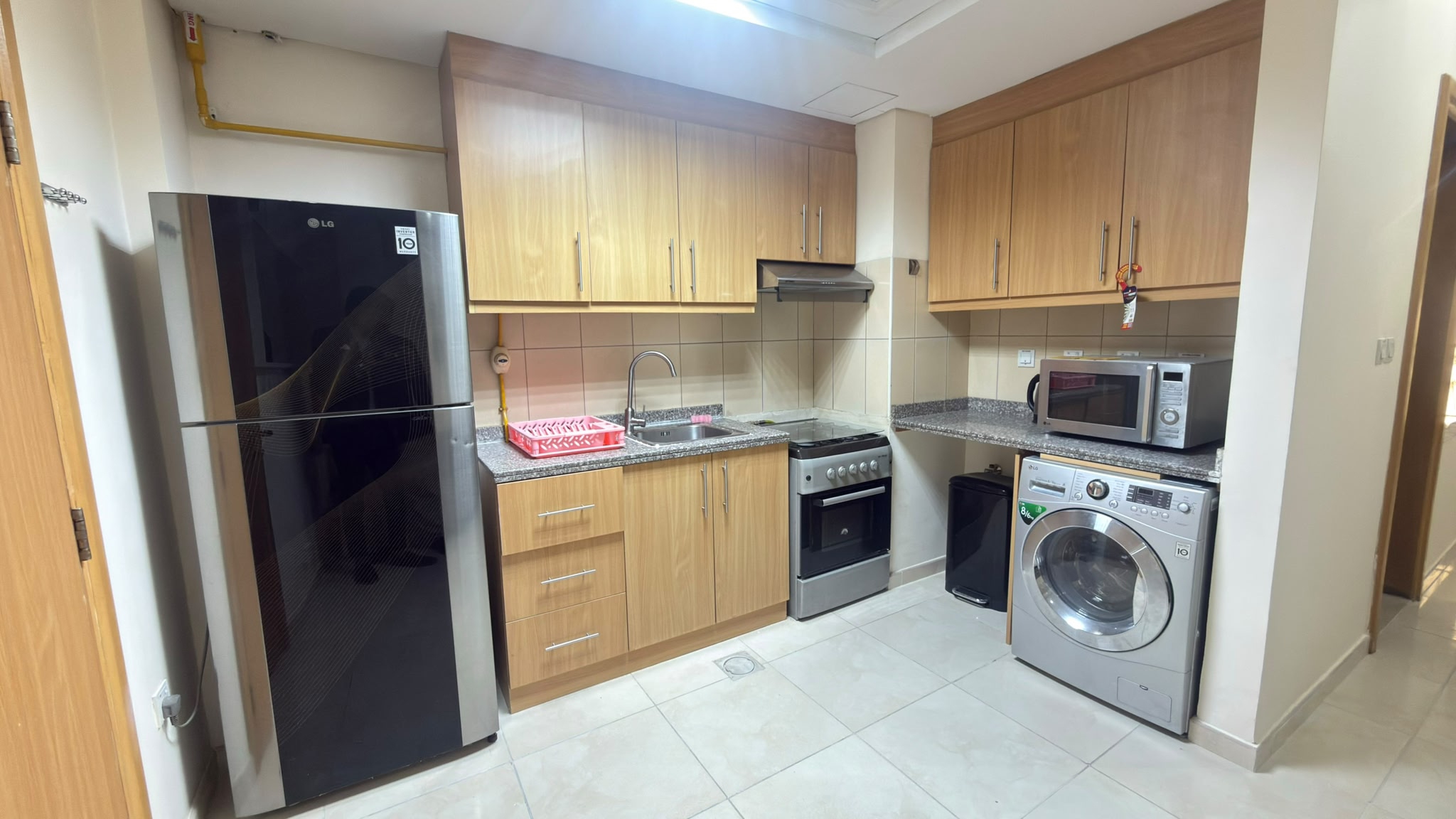 Spacious studio in foxhill fully furnish excluding thumbnail 7