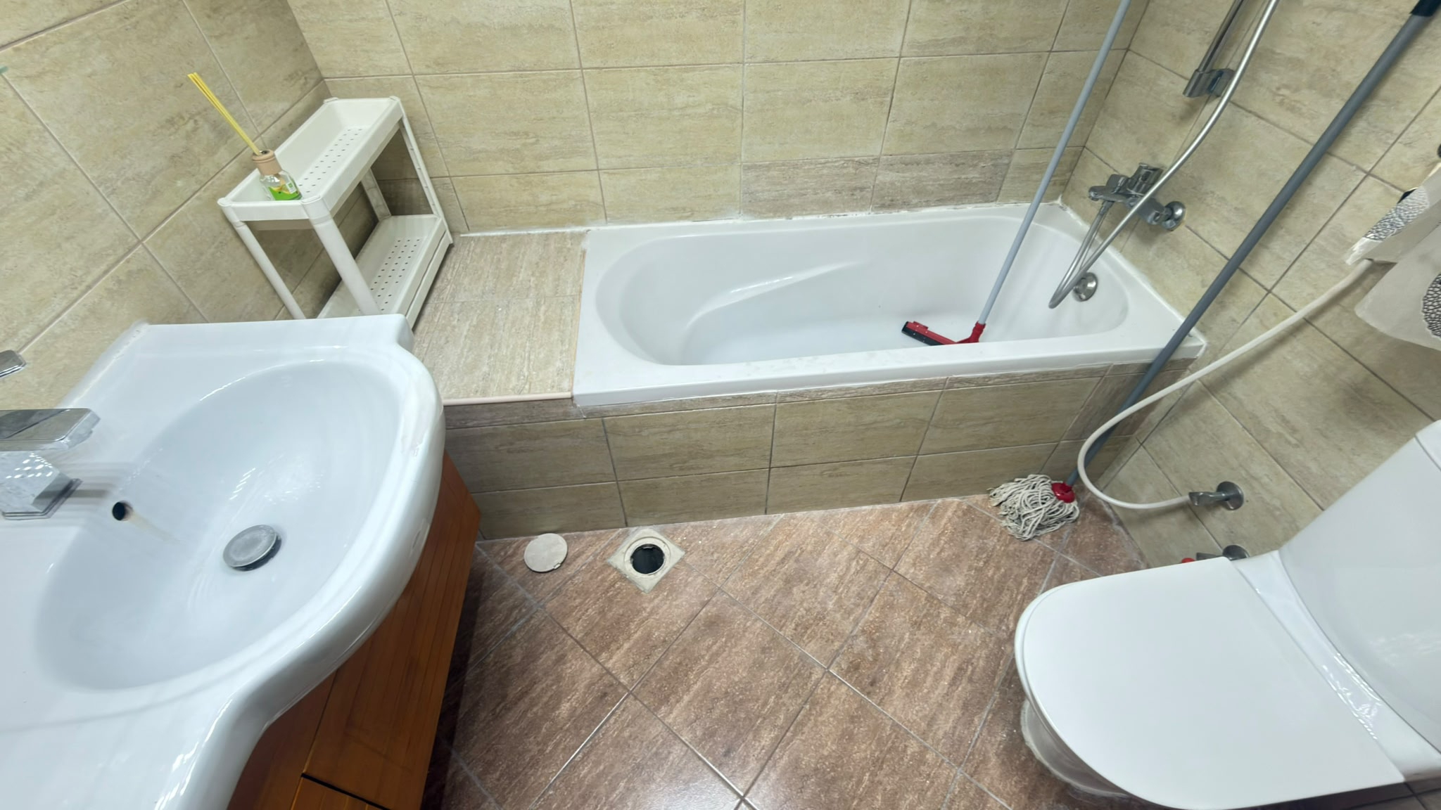 Spacious studio in foxhill fully furnish excluding thumbnail 11