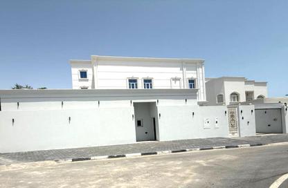 Villa - 7+ Bedrooms - 7+ Bathrooms for sale in Al Dafna - Al Dafna - Doha