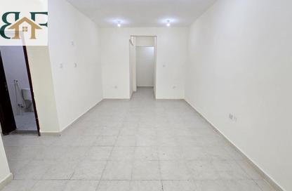 Apartment - 2 - 2 for rent in Al Mansoura - Al Mansoura - Doha