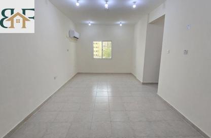 Apartment - 2 - 2 for rent in Al Mansoura - Al Mansoura - Doha