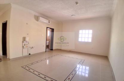 Apartment - 2 Bedrooms - 3 Bathrooms for rent in Muntazah 7 - Al Muntazah - Doha