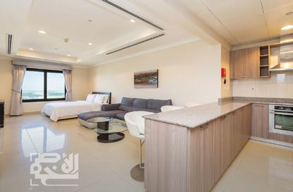 Apartment - Studio - 1 for rent in Regency Pearl 1 - Regency Pearl 1 - The Pearl Island - Doha