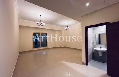 Apartment - 2 Bedrooms - 3 Bathrooms for rent in Fox Hills South - Fox Hills - Lusail