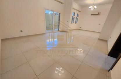 Villa - 5 - 5 for rent in Bu Hamour Street - Abu Hamour - Doha