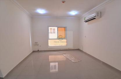 Apartment - 2 Bedrooms - 2 Bathrooms for rent in Al Mansoura - Al Mansoura - Doha