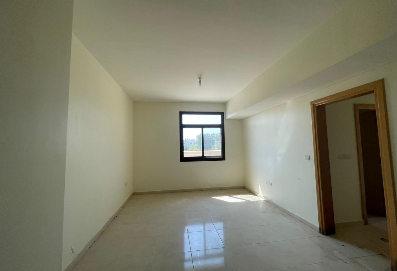 COZY 1BEDROOM UN FURNISHED NEAR ALMEERA