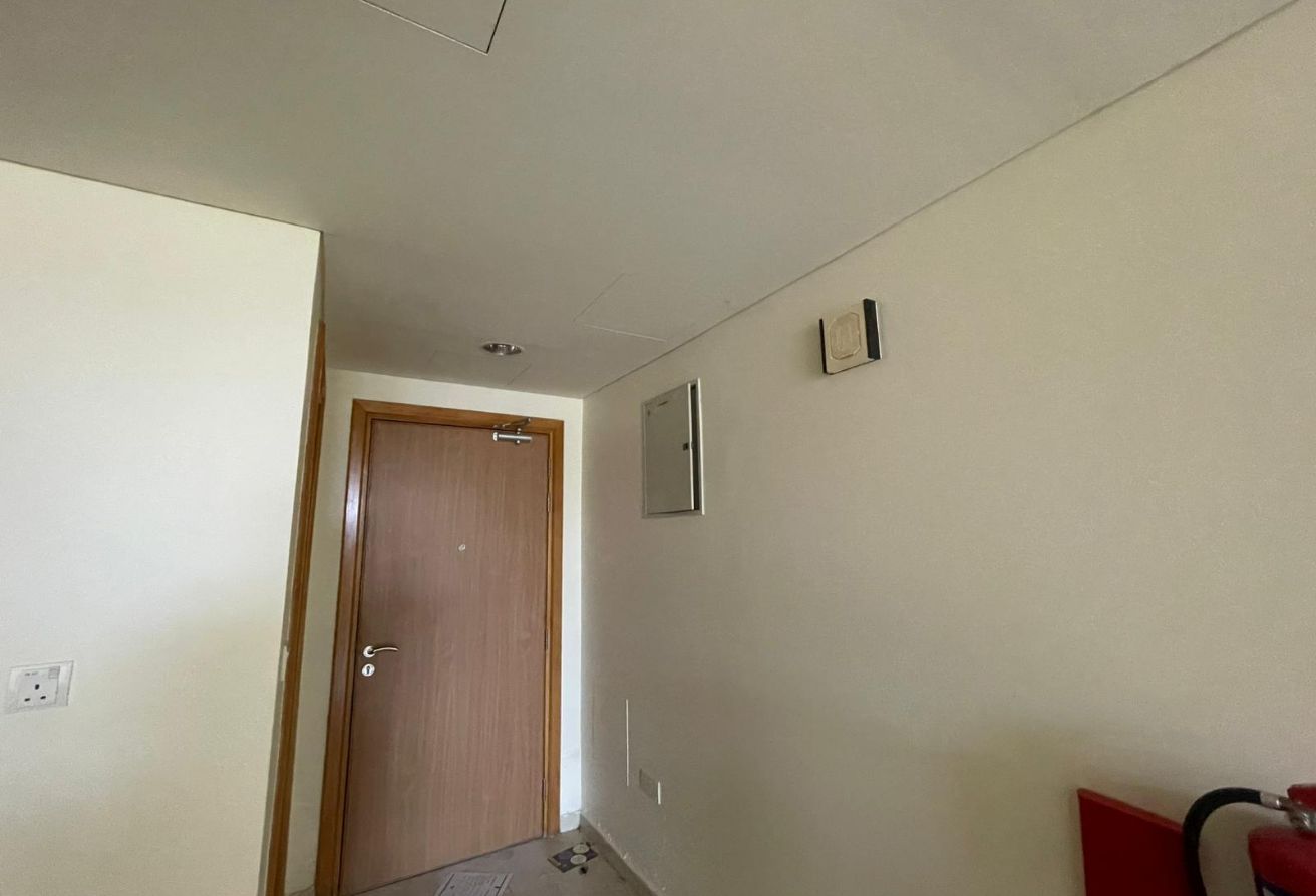 COZY 1BEDROOM UN FURNISHED NEAR ALMEERA thumbnail 9