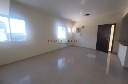 Apartment - 2 Bedrooms - 1 Bathroom for rent in Musheireb - Musheireb - Doha