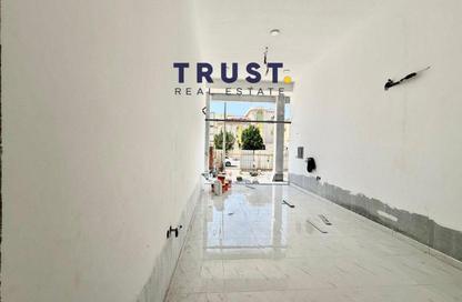Shop - Studio - 1 Bathroom for rent in Al Duhail - Al Duhail - Doha