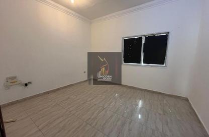 Staff Accommodation - Studio - 5 Bathrooms for rent in Ain Khaled Villas - Ain Khaled - Doha