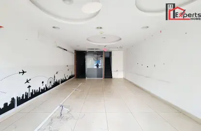 محل تجاري - استوديو - 1 حمام للايجار في شارع الخالدية - نجمة - الدوحة