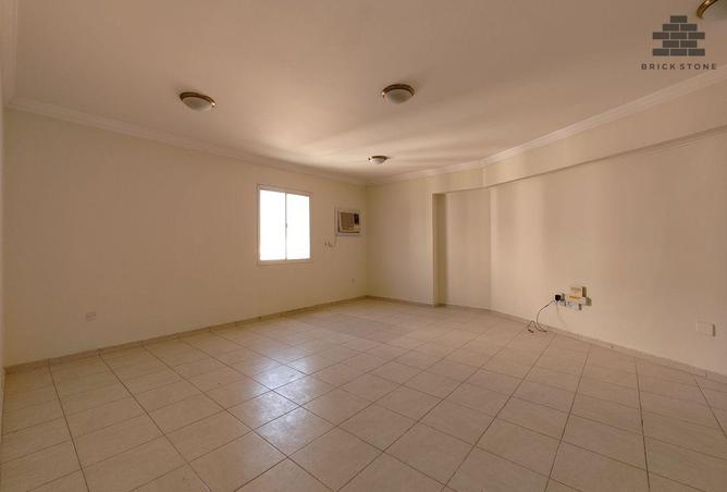 1002999 - Property Image 2