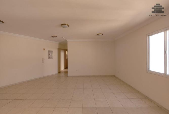 1002999 - Property Image 3