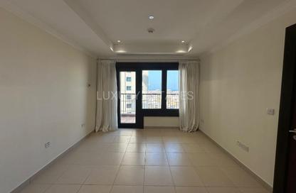 Apartment - 2 Bedrooms - 2 Bathrooms for rent in West Porto Drive - Porto Arabia - The Pearl Island - Doha