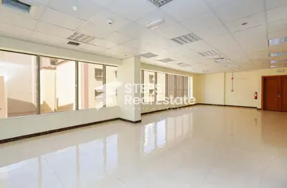 Office Space - Studio - 2 Bathrooms for rent in Al Jazeera Street - Fereej Bin Mahmoud North - Fereej Bin Mahmoud - Doha Office Space - Studio - 2 Bathrooms for rent in Al Jazeera Street - Fereej Bin Mahmoud North - Fereej Bin Mahmoud - Doha
