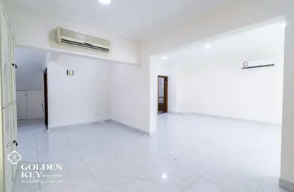 Villa - 4 Bedrooms - 4 Bathrooms for rent in Al Hanaa Street - Al Gharrafa - Doha