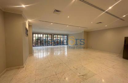 Compound - 4 - 5 for rent in Duhail Villas - Al Duhail - Doha