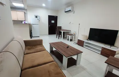 Apartment - 1 Bedroom - 1 Bathroom for rent in Umm Ghuwailina 4 - Umm Ghuwailina - Doha