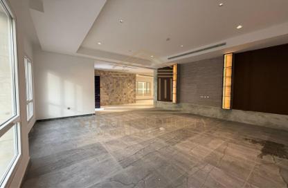 Villa - 7 Bedrooms - 7+ Bathrooms for rent in Al Kheesa - Al Kheesa - Umm Salal Mohammed