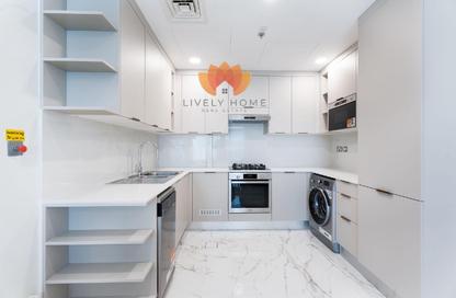 Apartment - 2 Bedrooms - 3 Bathrooms for rent in Marina Tower 23 - Marina District - Lusail
