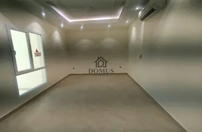 شقة - 2 غرف نوم - 2 حمامات للايجار في شارع النصر - النصر - الدوحة