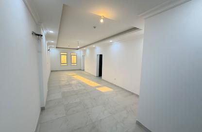 Apartment - 2 - 2 for rent in Umm Ghuwalina - Umm Ghuwailina - Doha