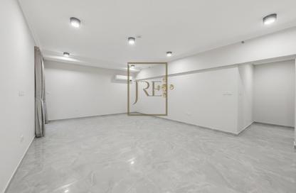 Apartment - 2 Bedrooms - 3 Bathrooms for rent in Musheireb Apartments - Musheireb - Doha Apartment - 2 Bedrooms - 3 Bathrooms for rent in Musheireb Apartments - Musheireb - Doha