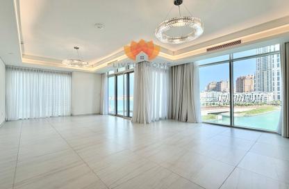 Apartment - 3 Bedrooms - 5 Bathrooms for rent in Crystal Residence - Gewan Island - The Pearl Island - Doha