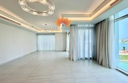 Apartment - 3 Bedrooms - 5 Bathrooms for rent in Crystal Residence - Gewan Island - The Pearl Island - Doha