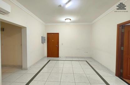 شقة - غرفة نوم - 1 حمام للايجار في شارع سالاجا - دوحة الجديد - الدوحة