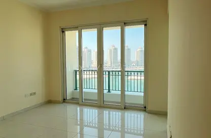 Apartment - 3 Bedrooms - 3 Bathrooms for sale in Viva West - Viva Bahriyah - The Pearl Island - Doha
