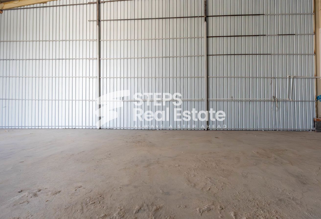 Steel Workshop with Rooms for Rent