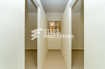 Office Space - Studio - 1 Bathroom for rent in Al Hanaa Street - Al Gharrafa - Doha