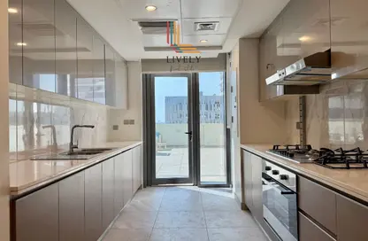 Apartment - 2 Bedrooms - 5 Bathrooms for rent in Lusail Marina Heights - Marina District - Lusail