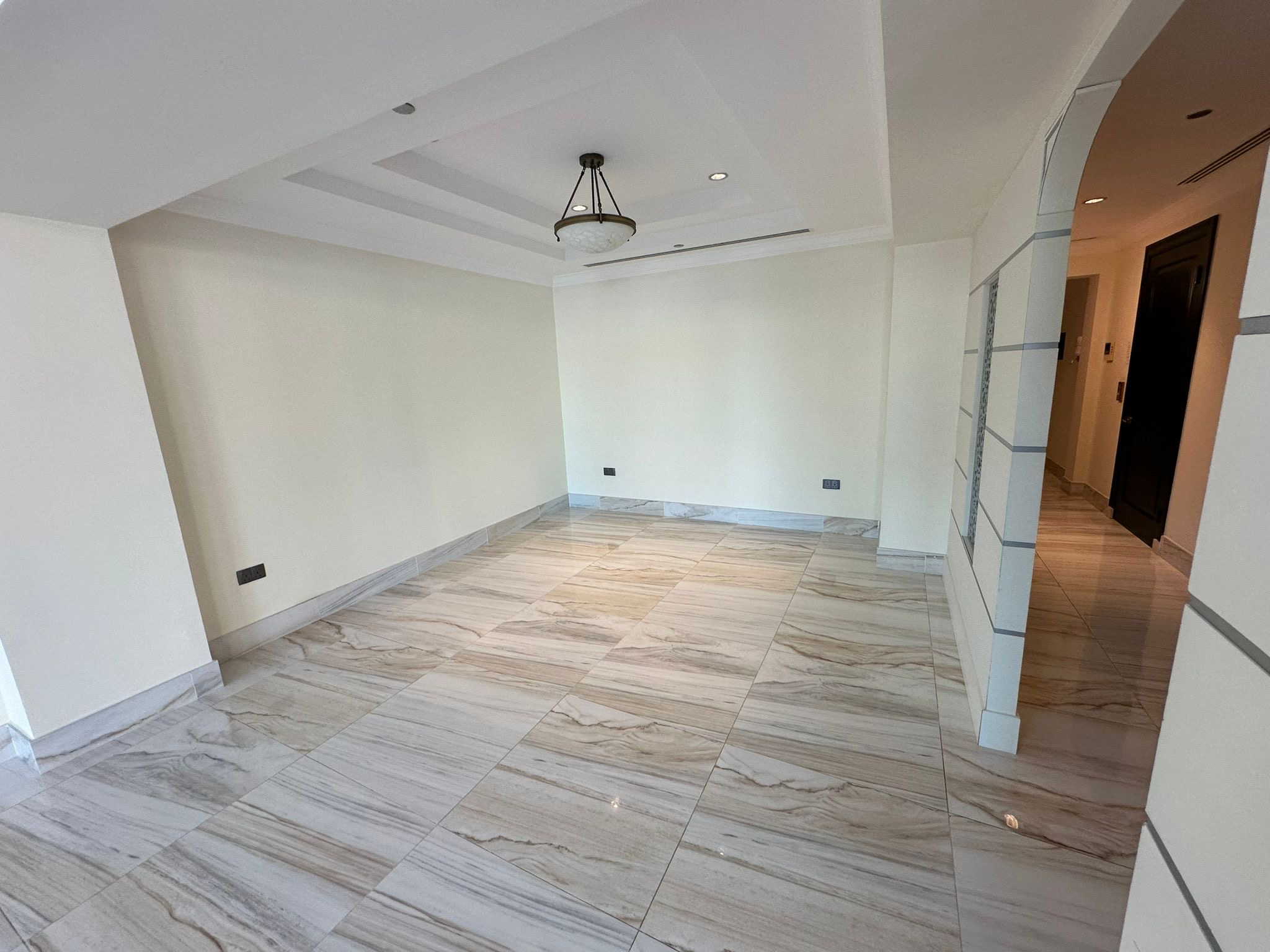 SPACIOUS TOWNHOUSE | MARINA VIEW | TRIPLEX | FF thumbnail 6