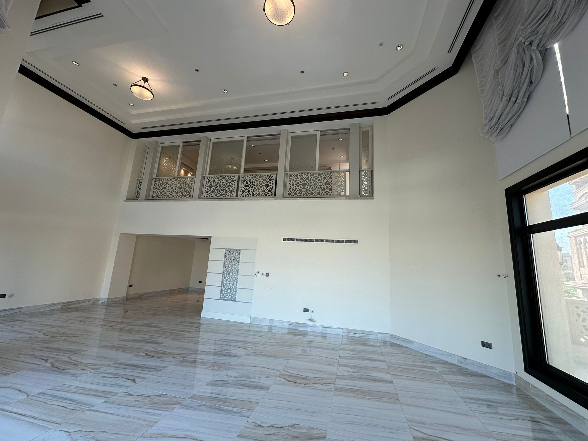 SPACIOUS TOWNHOUSE | MARINA VIEW | TRIPLEX | FF thumbnail 10