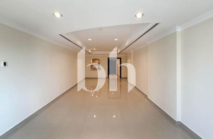 Apartment - 1 Bedroom - 2 Bathrooms for rent in West Porto Drive - Porto Arabia - The Pearl Island - Doha