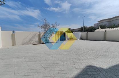 Apartment - 2 Bedrooms - 1 Bathroom for rent in Legtaifiya Lagoon - West Bay - Doha