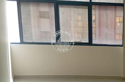 Apartment - 3 Bedrooms - 2 Bathrooms for rent in Fereej Bin Mahmoud - Doha Apartment - 3 Bedrooms - 2 Bathrooms for rent in Fereej Bin Mahmoud - Doha