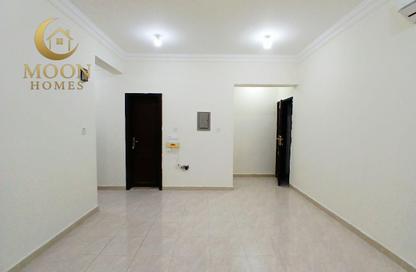 Apartment - 1 Bedroom - 2 Bathrooms for rent in Old Al Ghanim - Al Ghanim - Doha