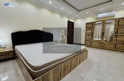 شقة - 2 غرف نوم - 2 حمامات للايجار في شارع عاصم بن عمر - المنصورة - الدوحة