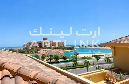 Apartment - 2 Bedrooms - 3 Bathrooms for sale in Tower 16 - Porto Arabia - The Pearl Island - Doha
