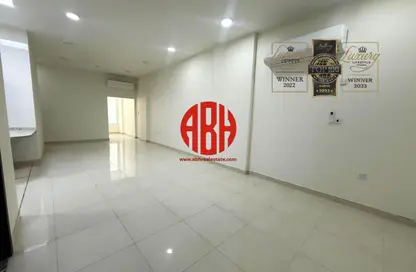 شقة - 4 غرف نوم - 3 حمامات للايجار في شارع الوعب - الوعب - الدوحة