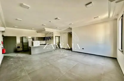 Apartment - 2 Bedrooms - 3 Bathrooms for rent in Bin Omran 46 - Fereej Bin Omran - Doha