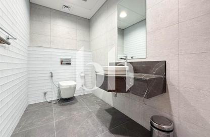 Apartment - 3 Bedrooms - 5 Bathrooms for rent in West Bay Tower - West Bay - West Bay - Doha Apartment - 3 Bedrooms - 5 Bathrooms for rent in West Bay Tower - West Bay - West Bay - Doha