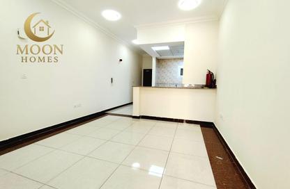 Apartment - 2 - 2 for rent in Al Mansoura - Al Mansoura - Doha
