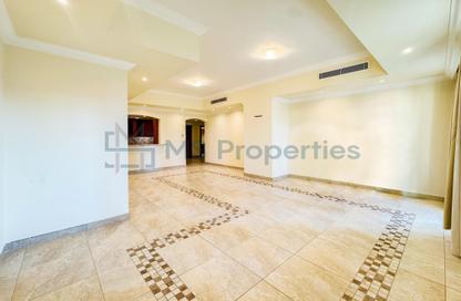Apartment - 1 Bedroom - 2 Bathrooms for rent in West Porto Drive - Porto Arabia - The Pearl Island - Doha