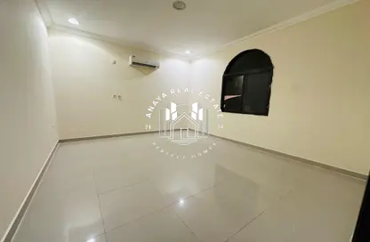 Villa - 1 Bedroom - 1 Bathroom for rent in Umm Al Seneem Street - Ain Khaled - Doha
