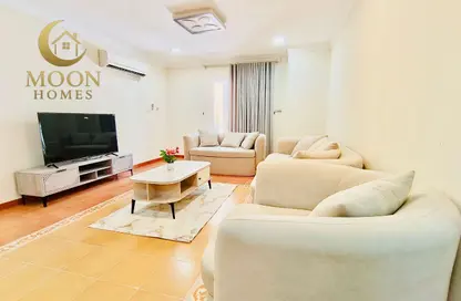 Apartment - 2 Bedrooms - 2 Bathrooms for rent in Umm Ghuwailina 4 - Umm Ghuwailina - Doha